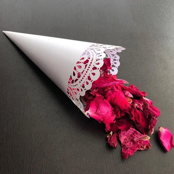 50 szt./lot koronkowe kwiaty papierowe płatki szyszki cukierki uchwyt ślubne konfetti papierowy DIY filiżanki partii akcesoria dekoracyjne