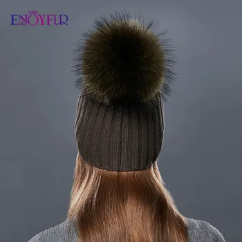 ENJOYFUR moda pionowe paski czapki zimowe dla kobiet Кашемировая dzianiny kapelusz damski z wysokiej jakości futra Pom Pom jesień jest ciepła czapka
