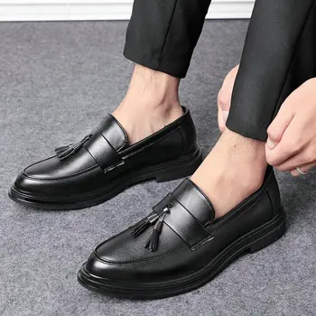 Nowe męskie buty brytyjska oddychająca handlowa buty lakierowana skóra luksusowe modne męskie buty Оксфордская buty hjk89